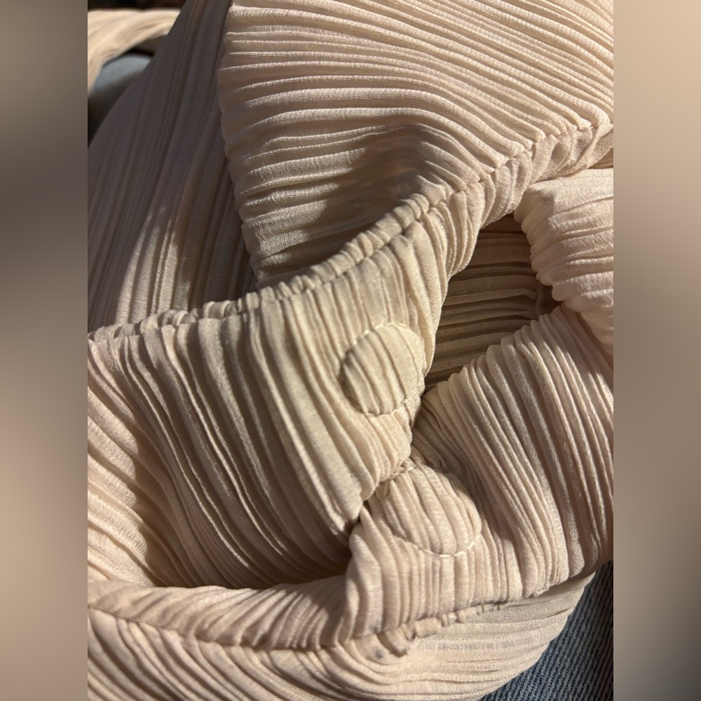 Cream Pleated Zara Bucket Bag - Picture 6 of 7